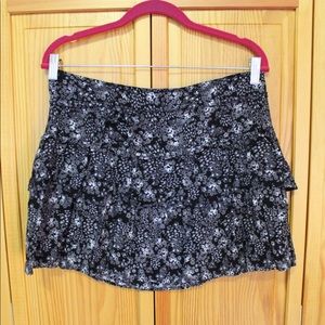 🌼Ruffled floral skirt